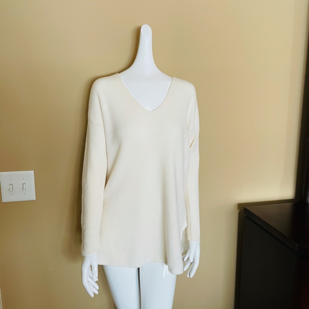 Lafayette148 NY Wool & Cashmere V-Neck Sweater- S 🌼